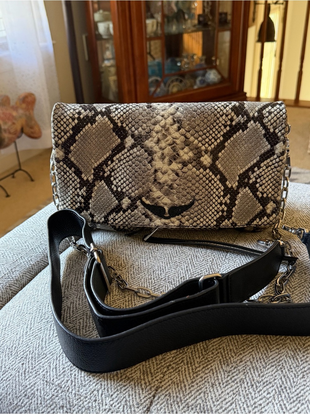Zadig & Voltaire
Snake print chain Crossbody in Black and Cream - Picture 3 of 6
